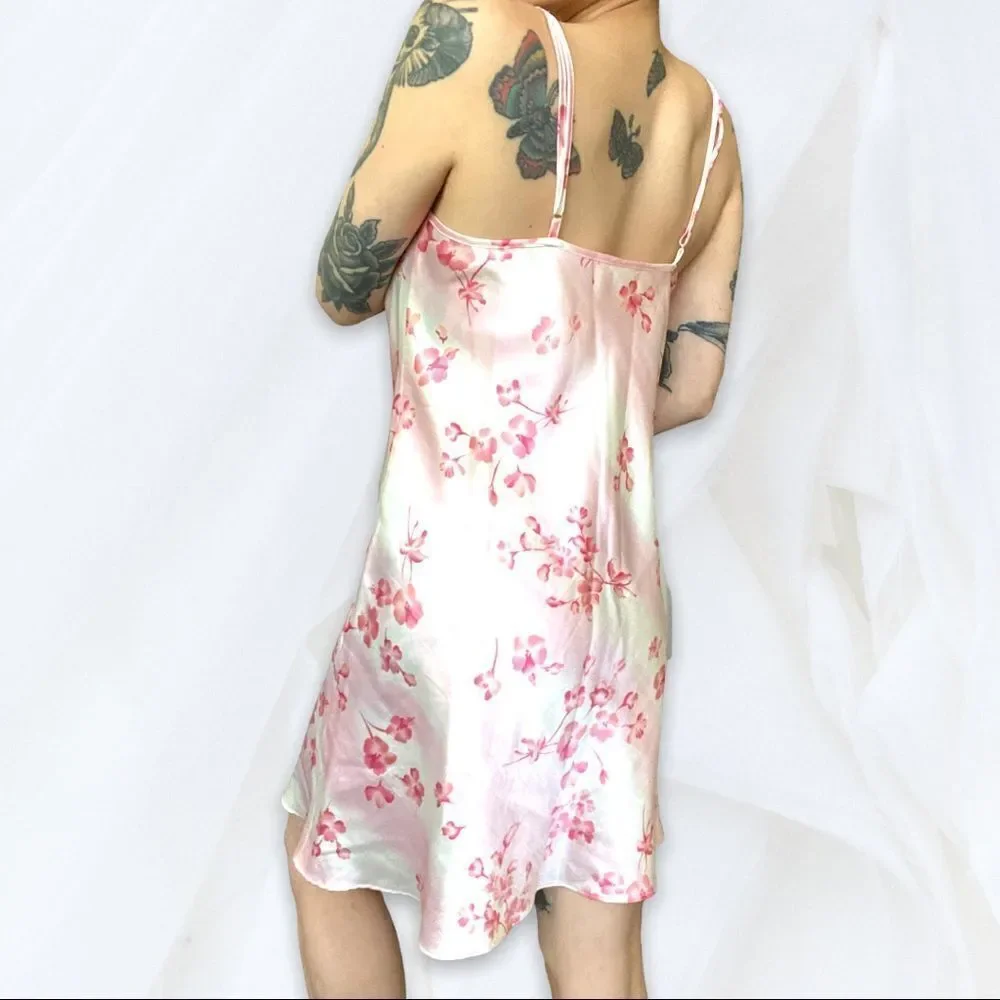 Vintage Avon (M) Light Pink Chemise - Picture 2 of 6